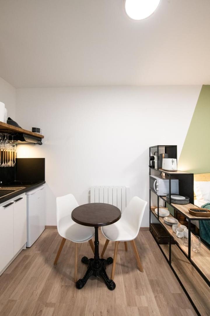 Suite Kella Tassin - Beau Studio Renove Esterno foto